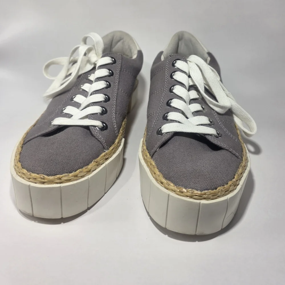 Dolce Vita Women’s Gray Canvas Lace-Up Sneakers Size 6.5M Casual Comfort Shoe